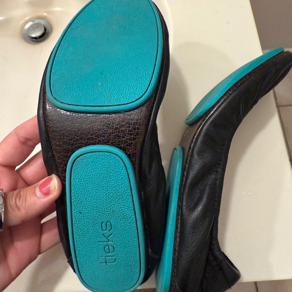 Tieks Flats Size 8 - Picture 2 of 2